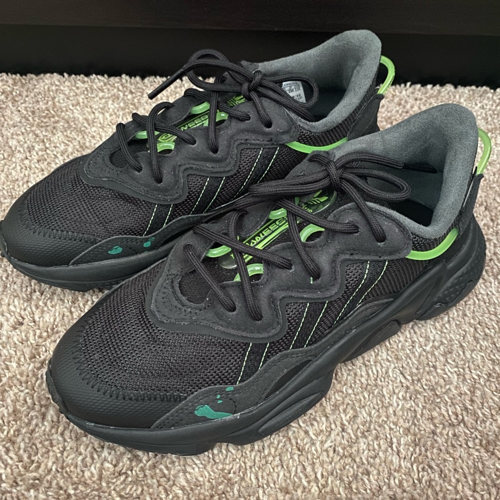 Adidas Originals Big Kids Ozweego Black/ Green Shoes -H1637 Size 4.5